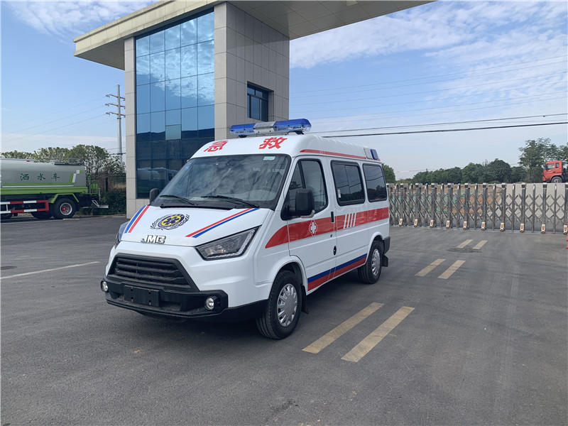 江铃特顺短轴中顶救护车