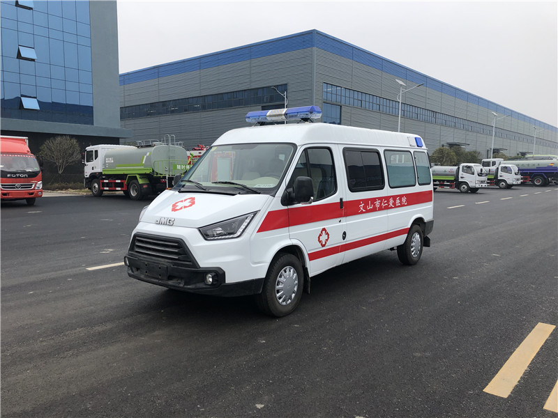 江铃特顺长轴中顶救护车